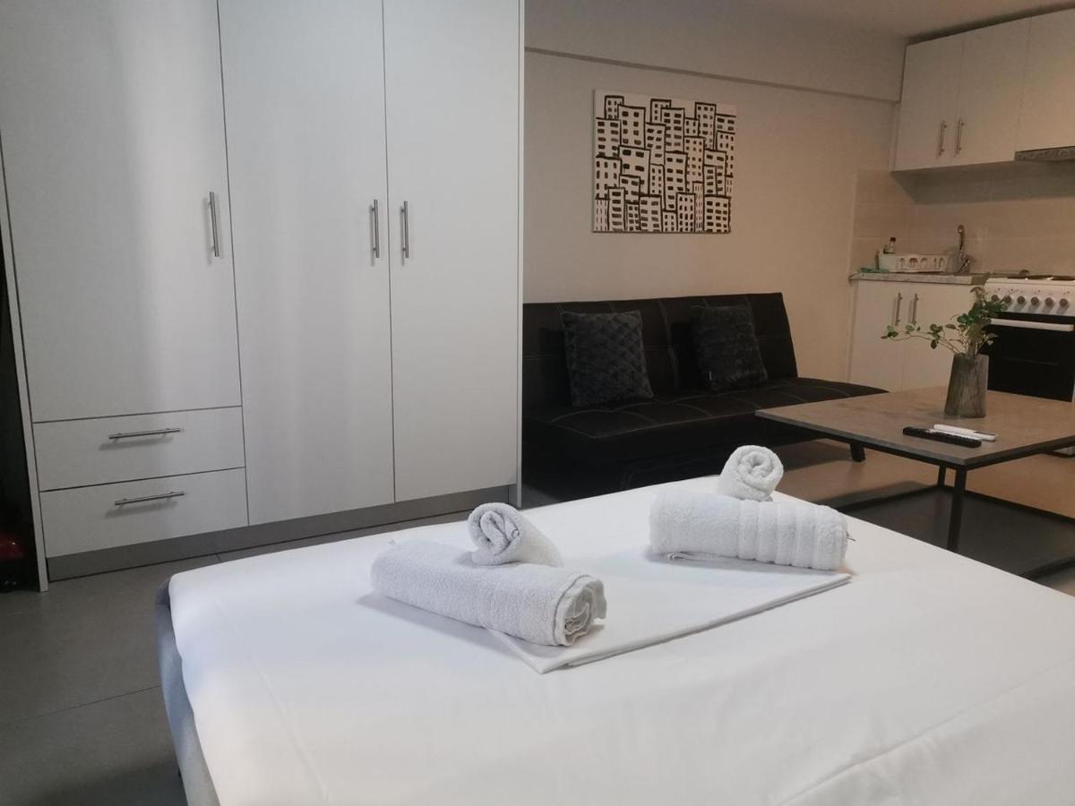 New Cozy Studio In Aigaleo Apartment Athena Bagian luar foto