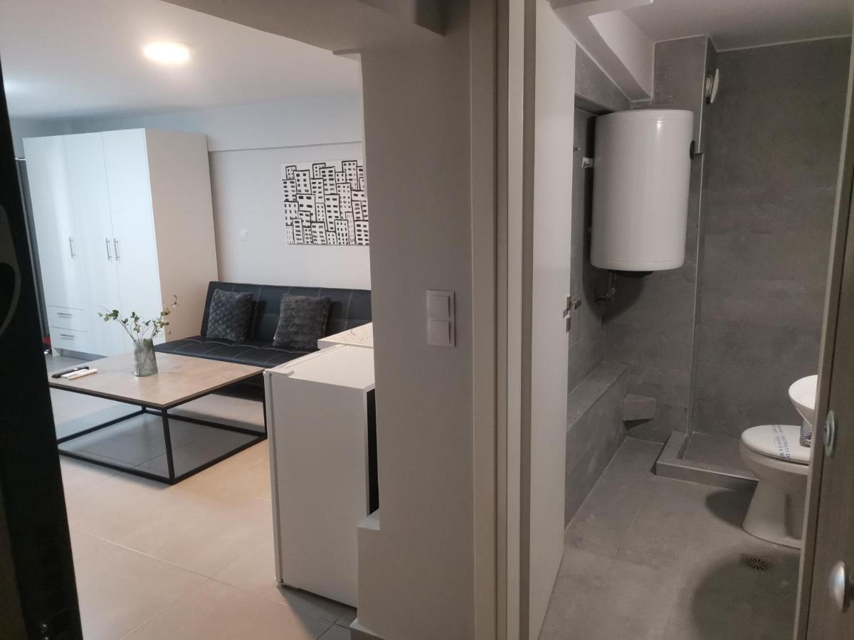 New Cozy Studio In Aigaleo Apartment Athena Bagian luar foto